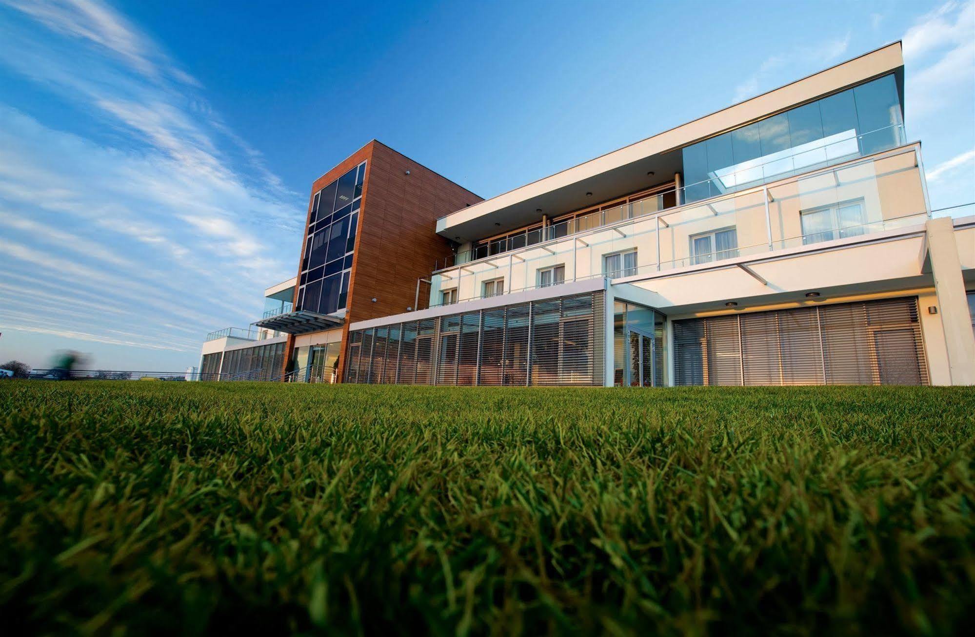 Hotel Ponteo - Activity Park Bratislava Exterior foto